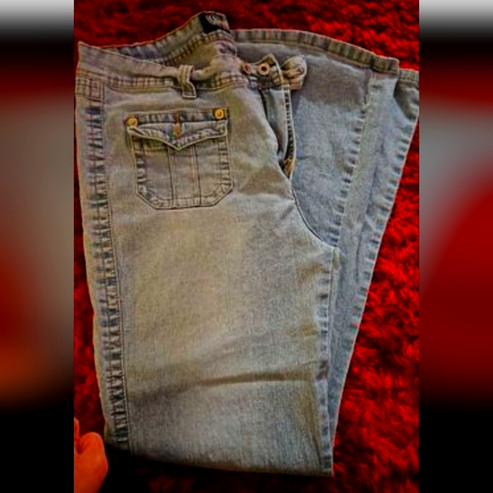 18W Angels flared leg jean, light wash, cute pocket